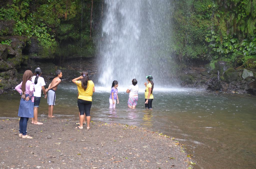 Villa Yukie Senggigi Montongbuwoh Eksteriør bilde
