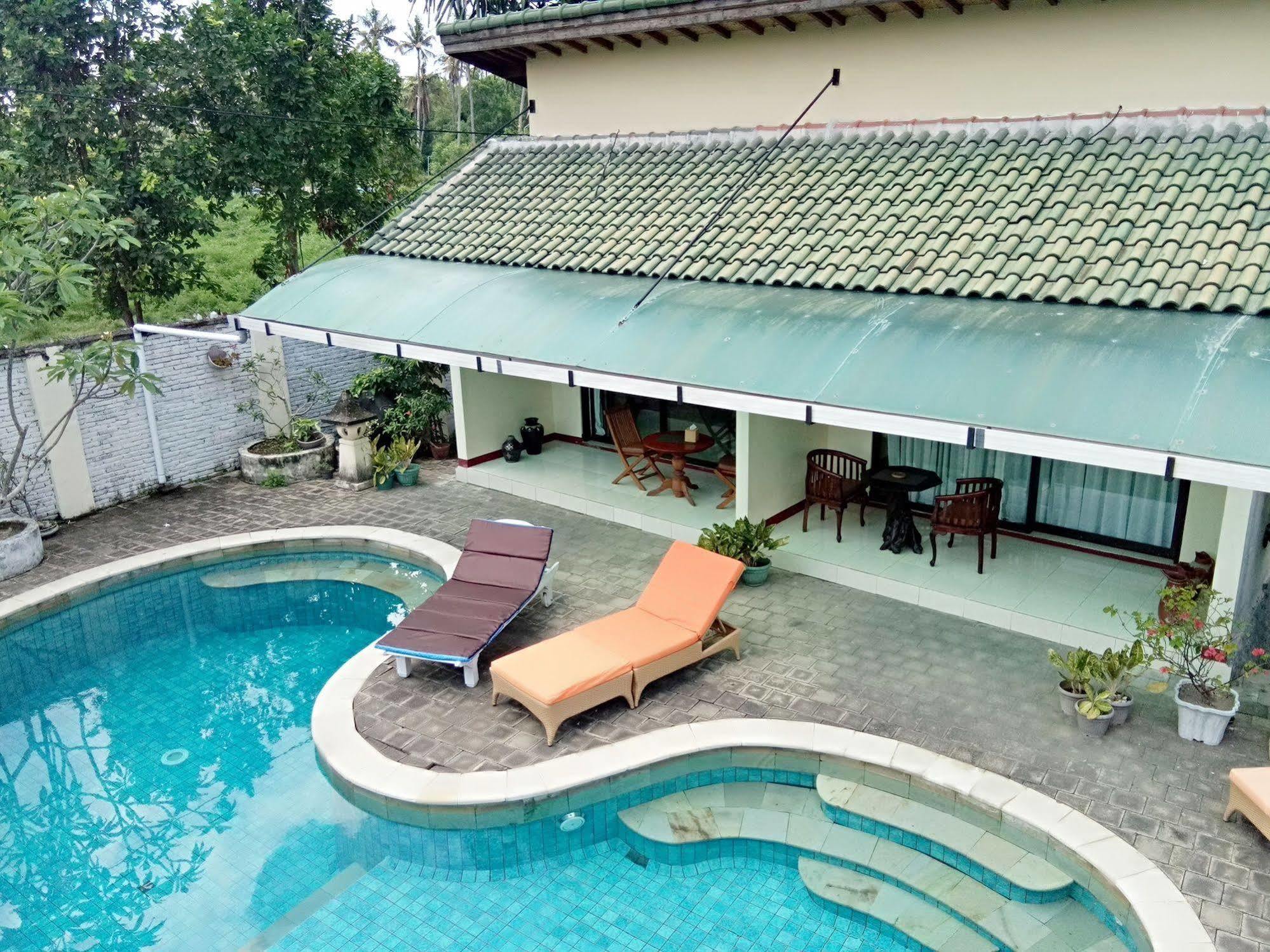 Villa Yukie Senggigi Montongbuwoh Eksteriør bilde
