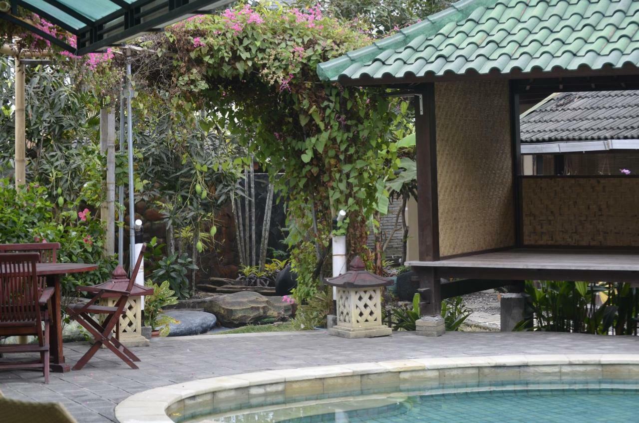 Villa Yukie Senggigi Montongbuwoh Eksteriør bilde